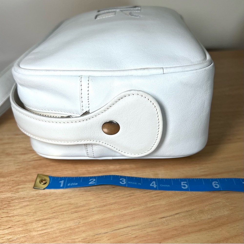 Courrèges vintage leather bag iconic camera bag with signature front logo white - Picture 16 of 16